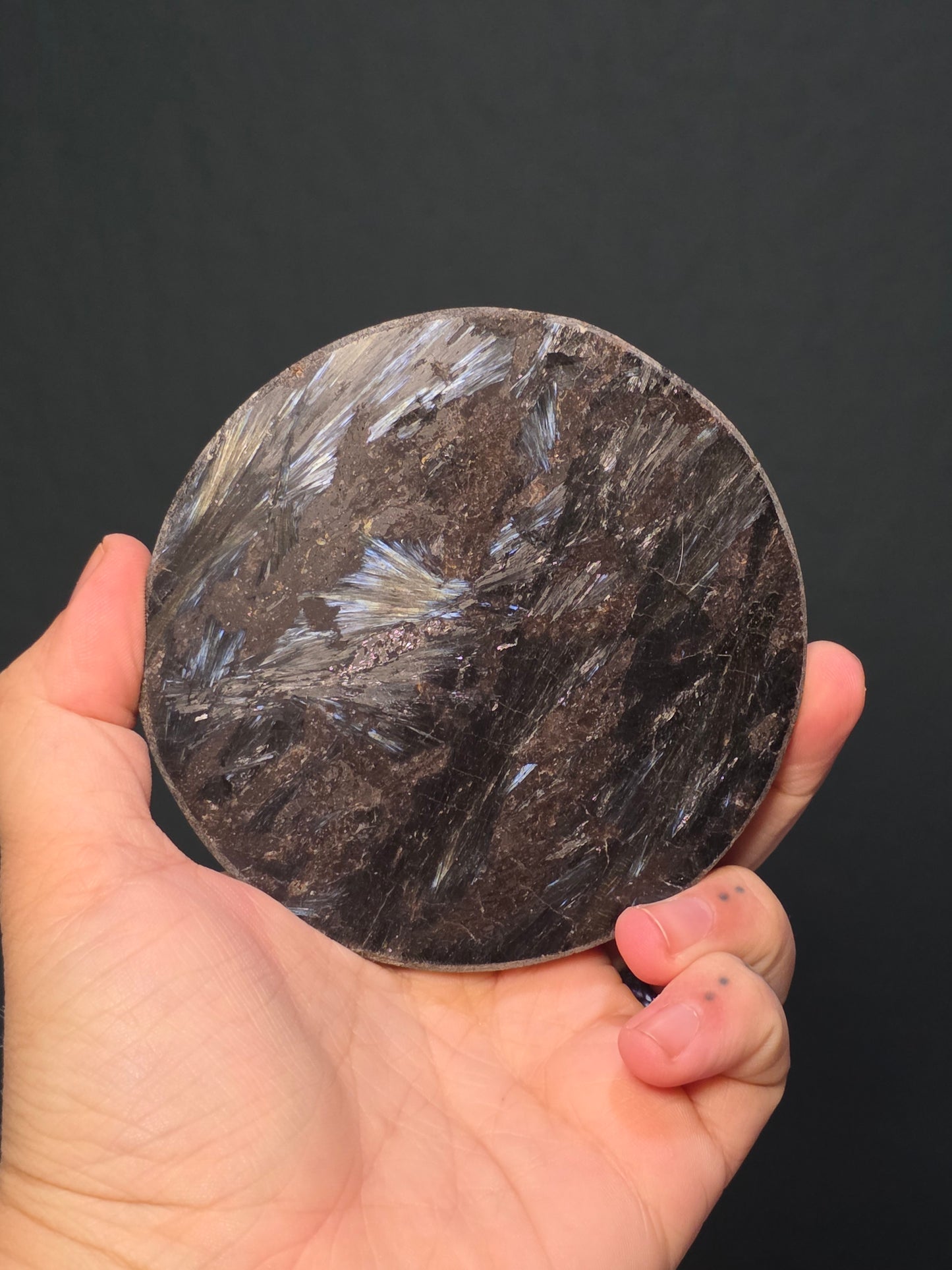 Arfvedsonite Disk