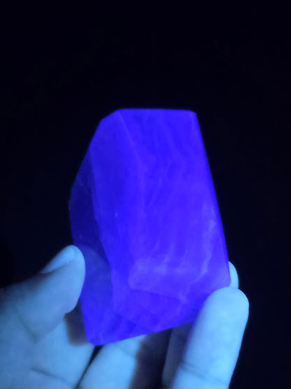 Fluorite Freeform - UV Reactive